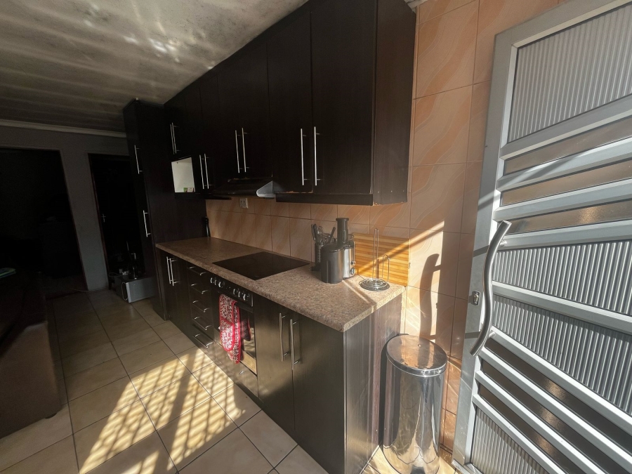 2 Bedroom Property for Sale in Delft Western Cape